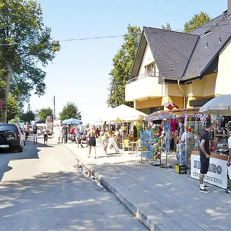 Terraced House In Near Sandy Rewal