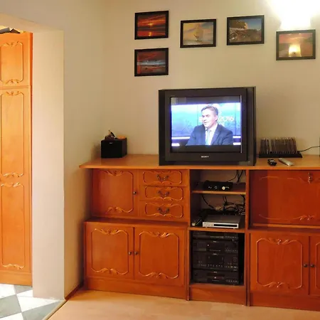 Terraced House In Near Sandy * Rewal