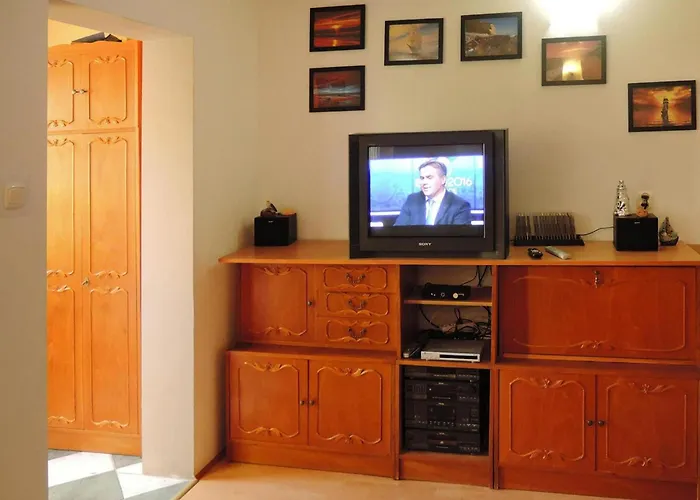 Terraced House In Near Sandy * Rewal